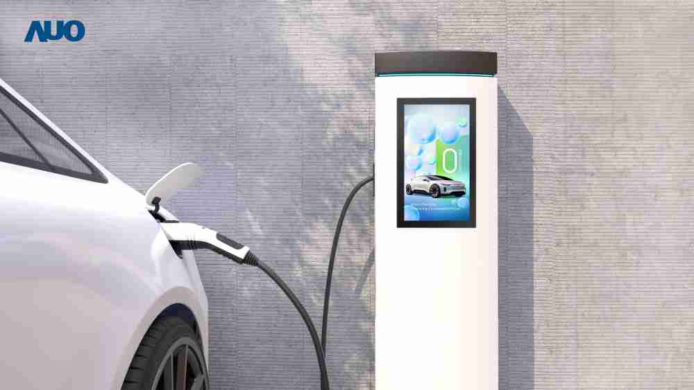 友達〝EVSE車用充電樁解決方案〞專為電動汽車充電樁設計，，，具有高亮度、、、、克服戶外艱難環境的耐溫、、耐紫外線等特性，，並搭載散熱性及擴充性強的高效能工業電腦，，可實現人機互動訴求，，，，如資訊顯示、、、支付等應用